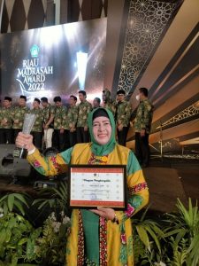Madrasah award tahun 2022 kepsek 1